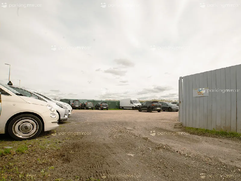 Evolution Parking - Aeroporto Roma Fiumicino Posti auto scoperti Evolution Parking - Aeroporto Roma Fiumicino