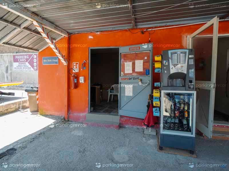 Parking Cars - Porto Napoli Reception e cassa Parking Cars - Porto Napoli