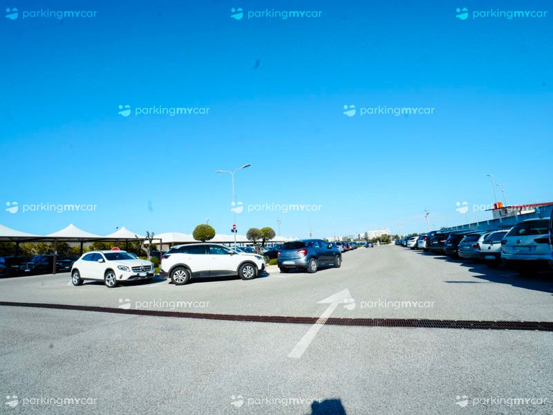 Pass Port Park - Aeroporto Bari Posti auto esterni Pass Port Park - Aeroporto Bari