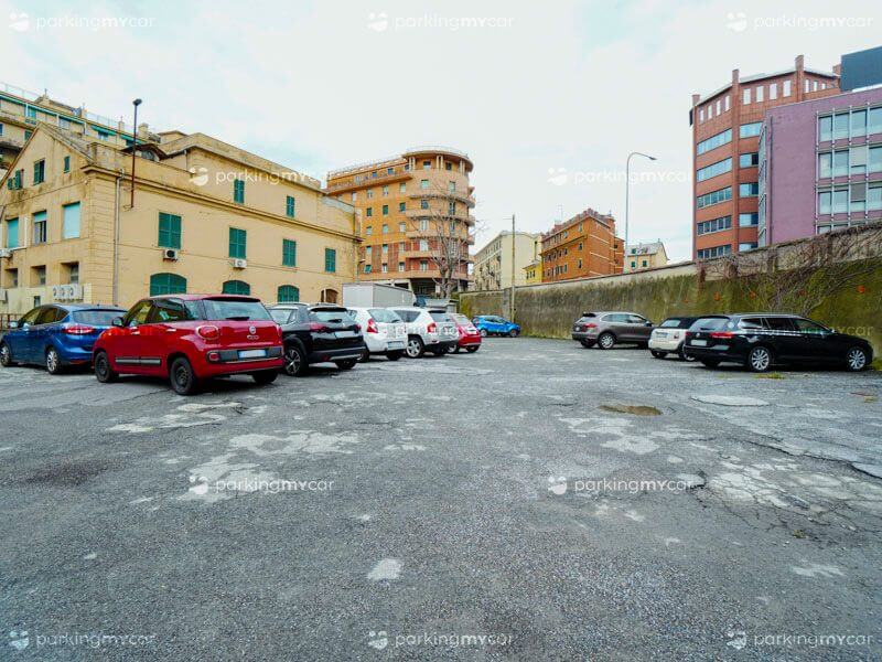 Genoa Park And Fly Scoperto - Aeroporto Genova Posti auto all'aperto presso Genoa Park And Fly Scoperto