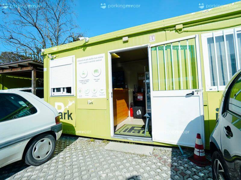 Ipark - Aeroporto Pisa Ingresso reception Ipark - Aeroporto Pisa