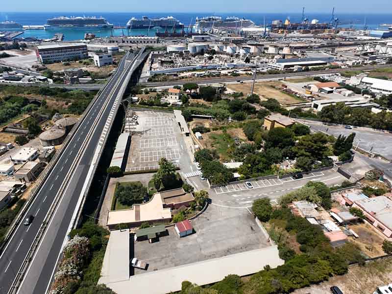 Parcheggio Civitavecchia - Porto Civitavecchia Vista dall'alto Parcheggio Civitavecchia - Porto Civitavecchia