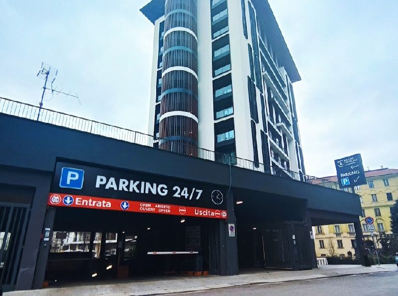 The Big Parking - Milano Stazione Porta Garibaldi Ingresso The Big Parking - Milano Stazione Porta Garibaldi