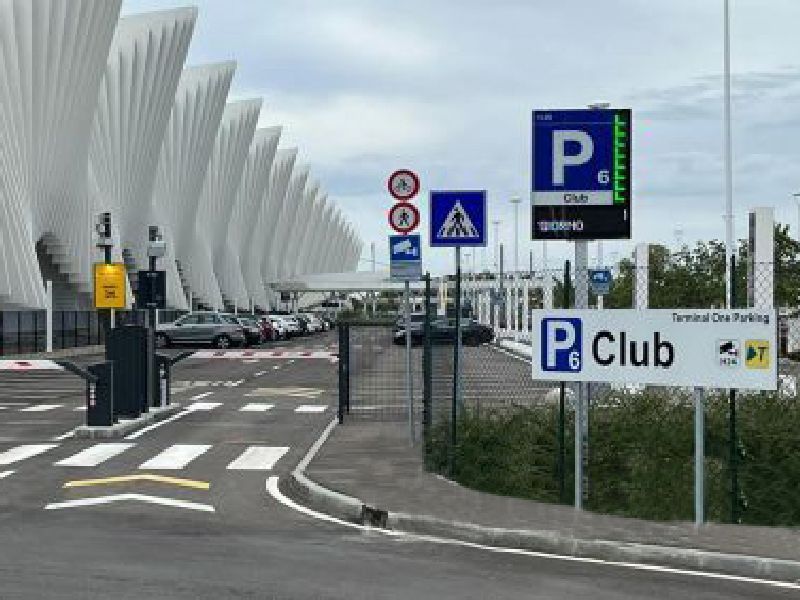 Terminal One Parking P6 Club – Reggio Emilia AV Mediopadana Ingresso Terminal One Parking P6 Club – Reggio Emilia AV Mediopadana