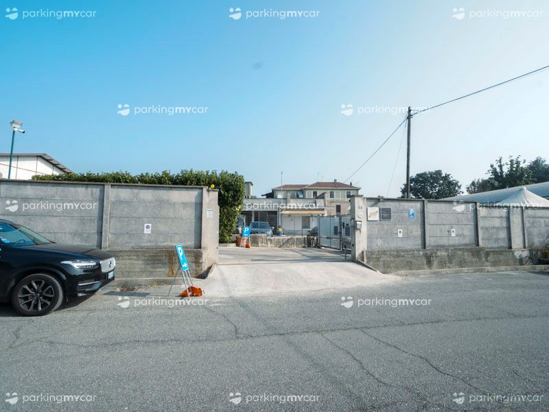 La Manovella Parking - Aeroporto Torino Ingresso La Manovella Parking - Aeroporto Torino