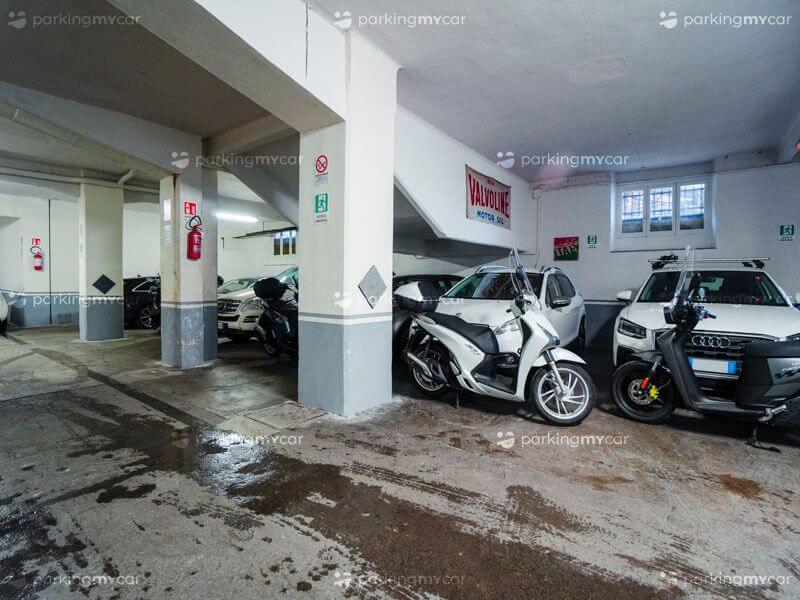 Bogmar Parking - Aeroporto Genova Auto e motocicli parcheggiati presso Bogmar Parking