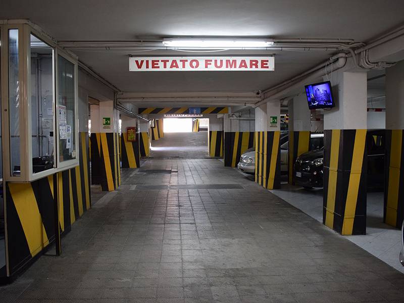 Garage Puteoli - Porto Pozzuoli Posti auto coperti Garage Puteoli - Porto Pozzuoli
