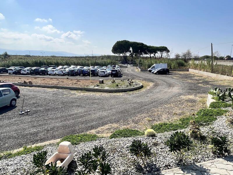 Fly Parking 2 - Aeroporto Lamezia Terme | ParkingMyCar Posti auto scoperti Fly Parking 2 - Aeroporto Lamezia Terme | ParkingMyCar