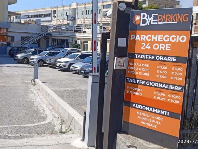 Bye Parking - Aeroporto Lamezia Terme Insegna Bye Parking - Aeroporto Lamezia Terme